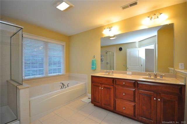 59 Bradford Walk 59, Farmington, CT 06032
