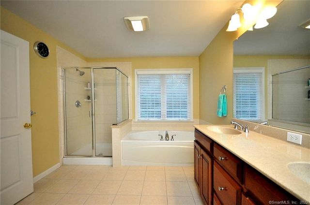 59 Bradford Walk 59, Farmington, CT 06032