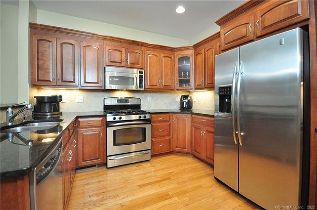 59 Bradford Walk 59, Farmington, CT 06032
