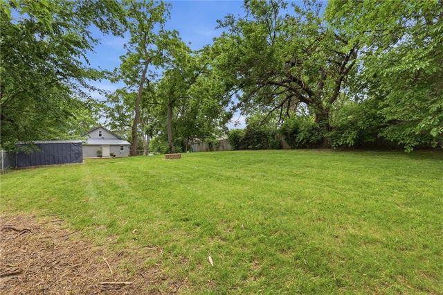 510 Lindberg Drive, Kansas City, MO 64118