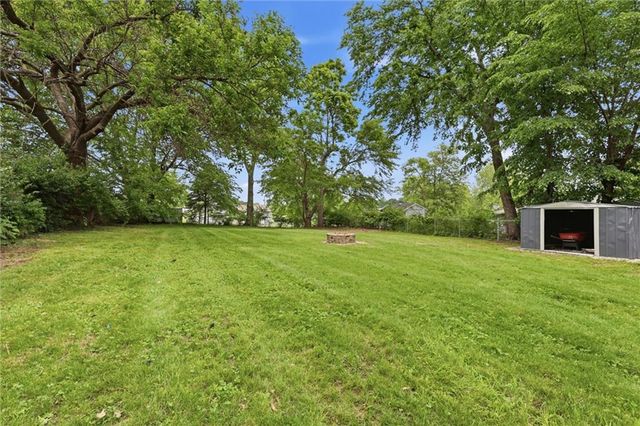 510 Lindberg Drive, Kansas City, MO 64118