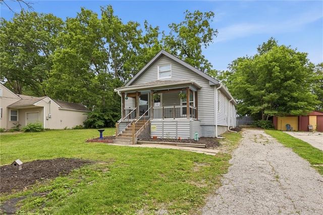 510 Lindberg Drive, Kansas City, MO 64118