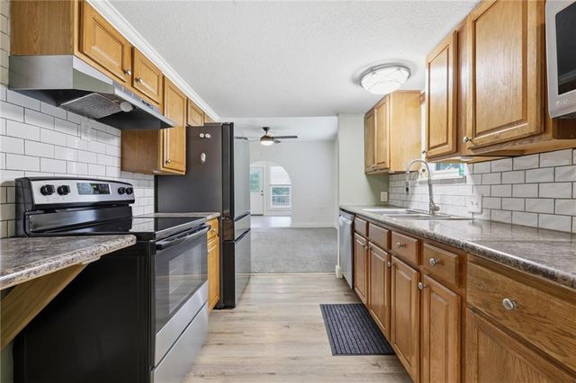 510 Lindberg Drive, Kansas City, MO 64118