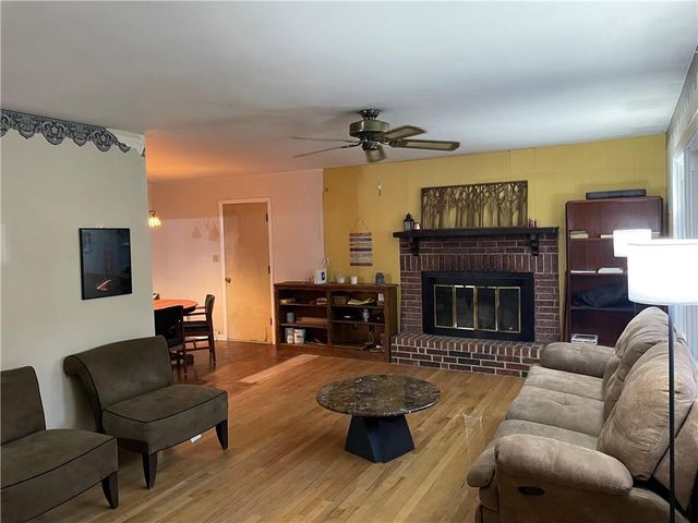 205 E Maple Street, Raymore, MO 64083