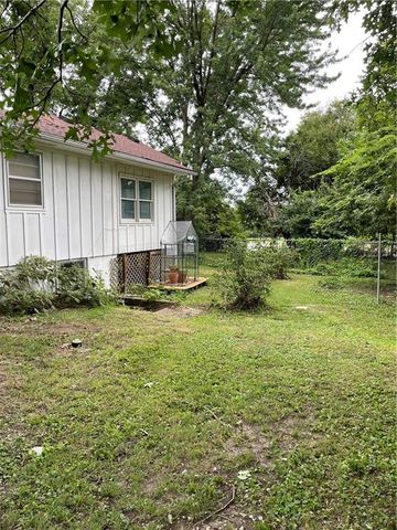 205 E Maple Street, Raymore, MO 64083