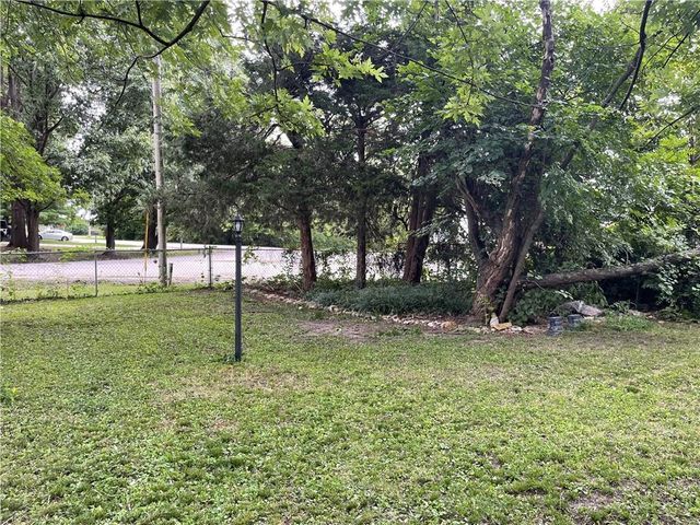 205 E Maple Street, Raymore, MO 64083