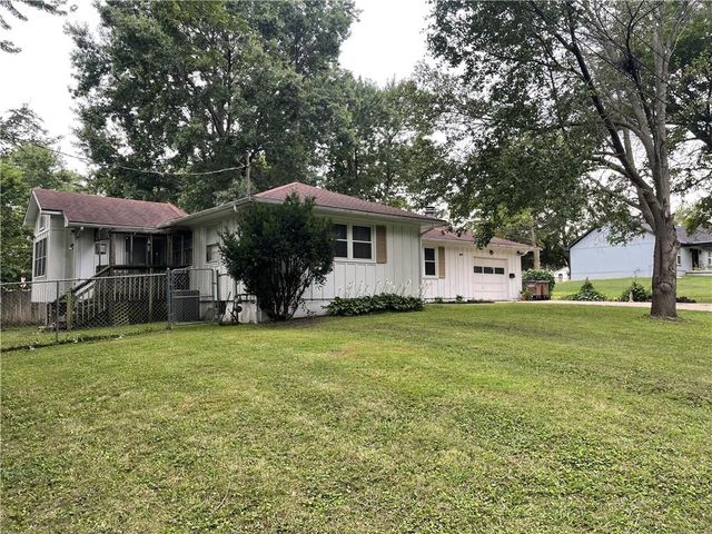 205 E Maple Street, Raymore, MO 64083