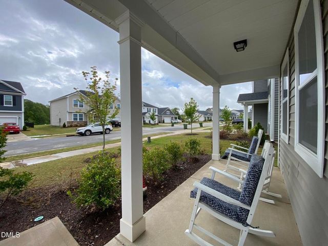 913 Briar Gate Drive, Holly Springs, NC 27540