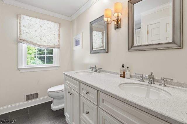 31 Laura Ln, Morris Twp., NJ 07960