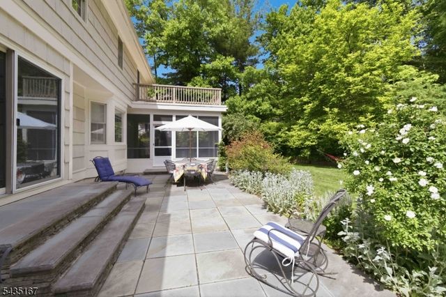 31 Laura Ln, Morris Twp., NJ 07960