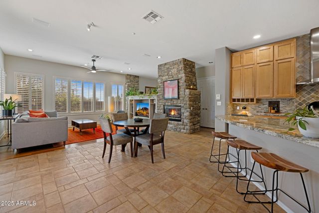 41646 N EMERALD LAKE Drive, Anthem, AZ 85086