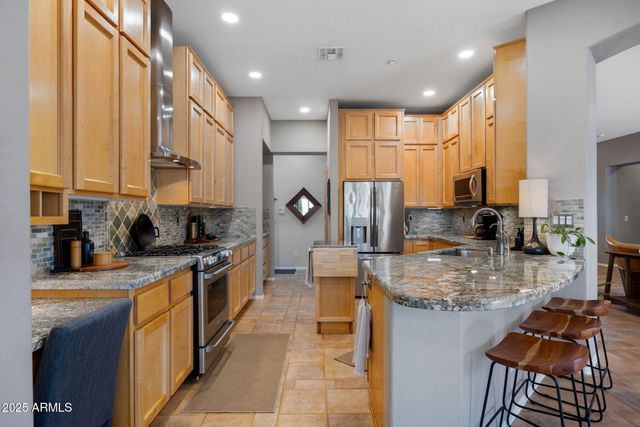 41646 N EMERALD LAKE Drive, Anthem, AZ 85086