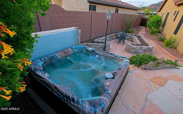 41646 N EMERALD LAKE Drive, Anthem, AZ 85086