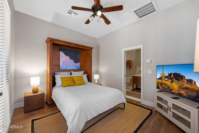 41646 N EMERALD LAKE Drive, Anthem, AZ 85086