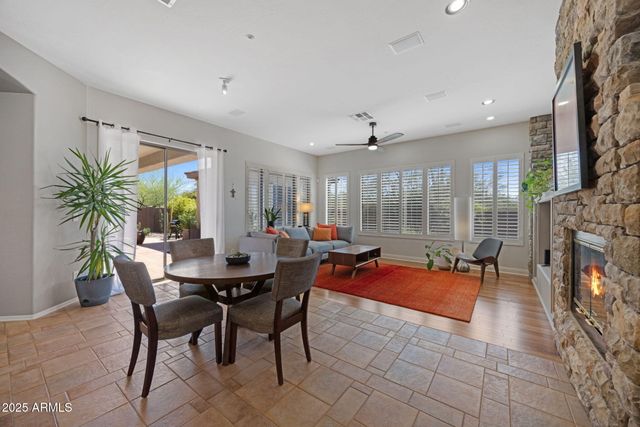 41646 N EMERALD LAKE Drive, Anthem, AZ 85086