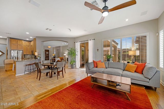 41646 N EMERALD LAKE Drive, Anthem, AZ 85086