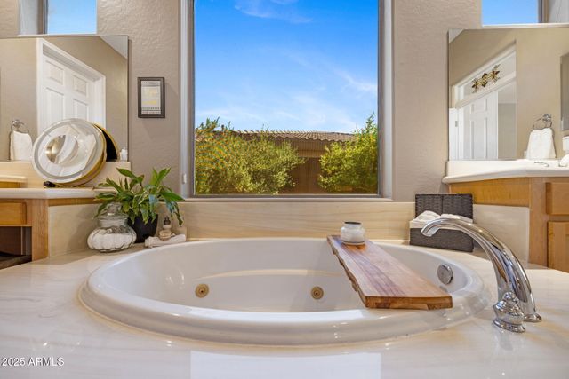 41646 N EMERALD LAKE Drive, Anthem, AZ 85086