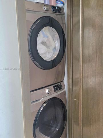 495 Brickell avenue 2201, Miami, FL 33131