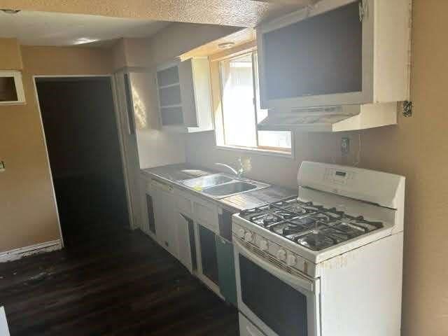 543 Bluebonnet Drive, Freeport, TX 77541