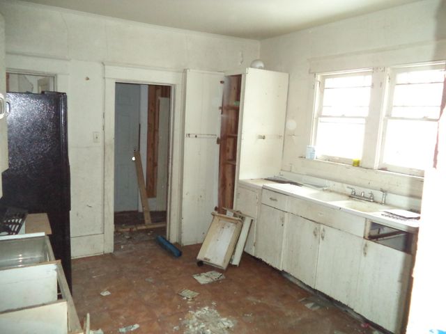 841 E 8th Street, Flint, MI 48503