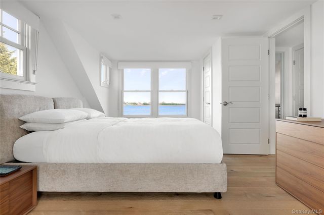 20 Whalers Walk, Sag Harbor, NY 11963