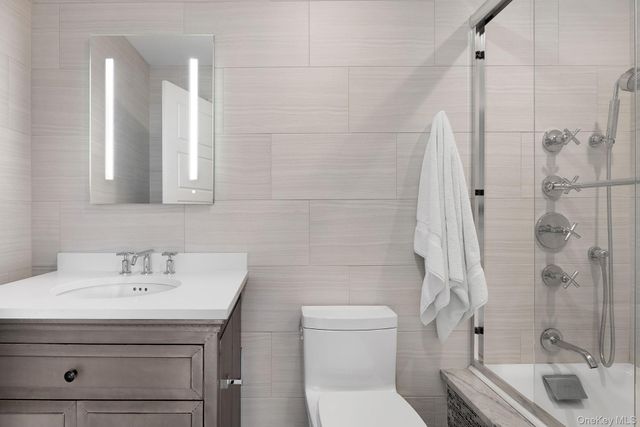 20 Whalers Walk, Sag Harbor, NY 11963