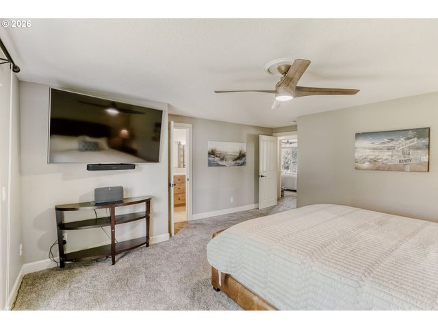 1105 MARYLHURST Dr, West Linn, OR 97068