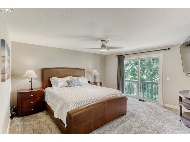 1105 MARYLHURST Dr, West Linn, OR 97068