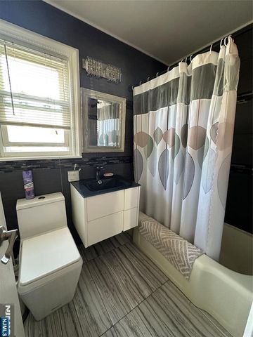 104 John Place, Bergenfield, NJ 07621