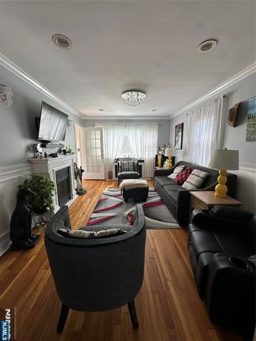 104 John Place, Bergenfield, NJ 07621