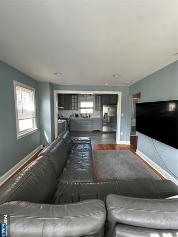 104 John Place, Bergenfield, NJ 07621