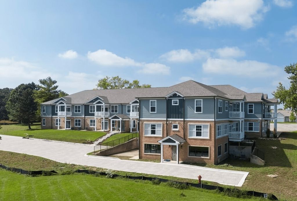 401 Haber Road 204, Cary, IL 60013