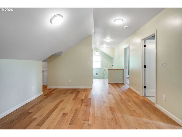 2540 Sw 76TH Ave, Portland, OR 97225