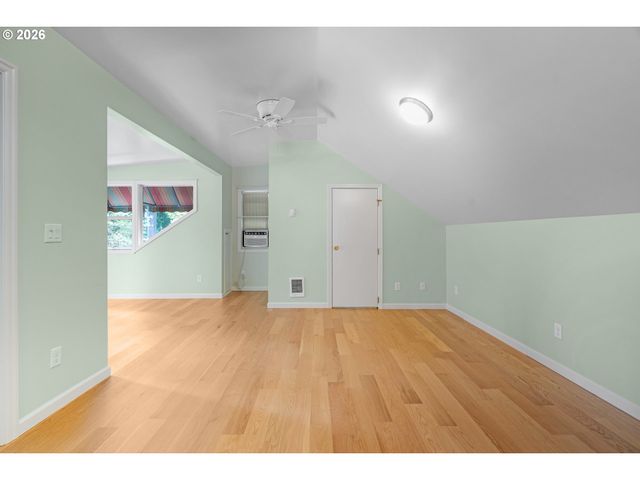 2540 Sw 76TH Ave, Portland, OR 97225