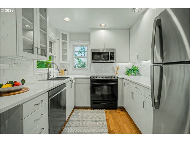 2540 Sw 76TH Ave, Portland, OR 97225