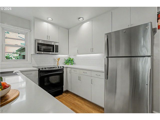 2540 Sw 76TH Ave, Portland, OR 97225