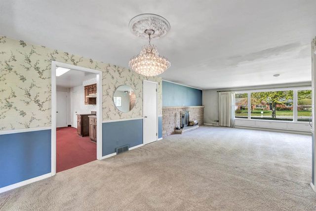 121 ST FRANCIS DRIVE, Green Bay, WI 54301