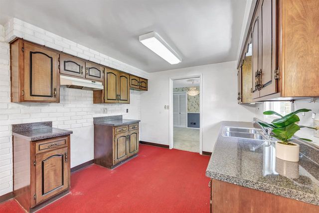 121 ST FRANCIS DRIVE, Green Bay, WI 54301