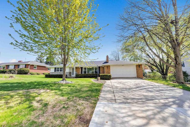 121 ST FRANCIS DRIVE, Green Bay, WI 54301