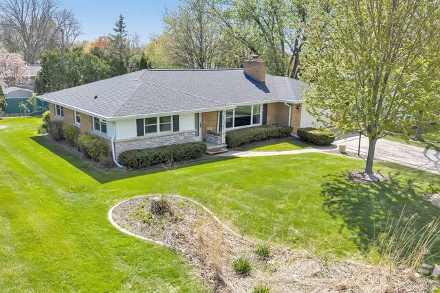 121 ST FRANCIS DRIVE, Green Bay, WI 54301