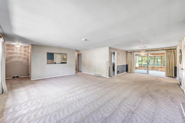 121 ST FRANCIS DRIVE, Green Bay, WI 54301