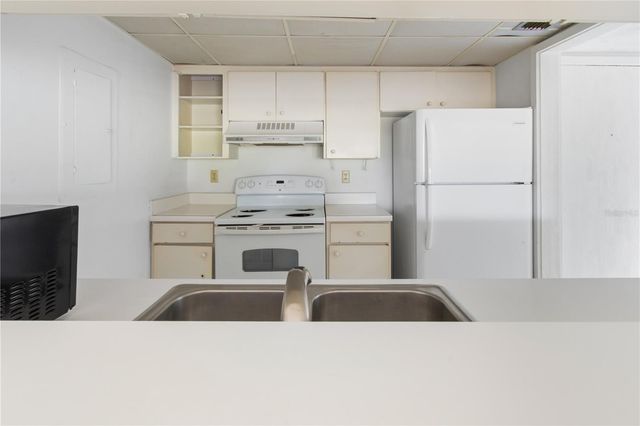 2115 CORNER LAKE DRIVE E, Haines City, FL 33844