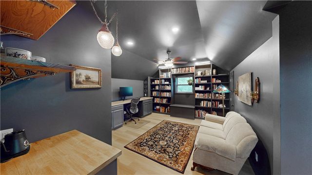 701 E Pleasant Vw, Rogers, AR 72756