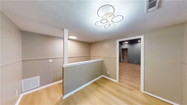 701 E Pleasant Vw, Rogers, AR 72756