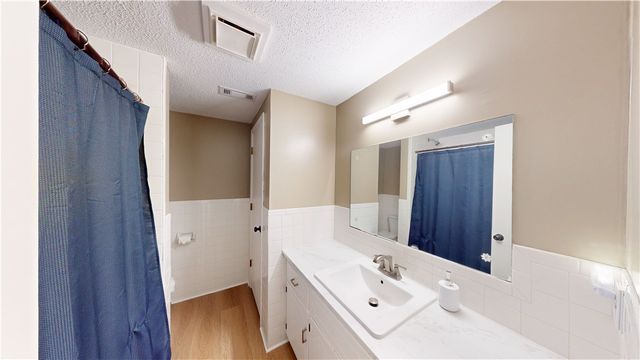 701 E Pleasant Vw, Rogers, AR 72756