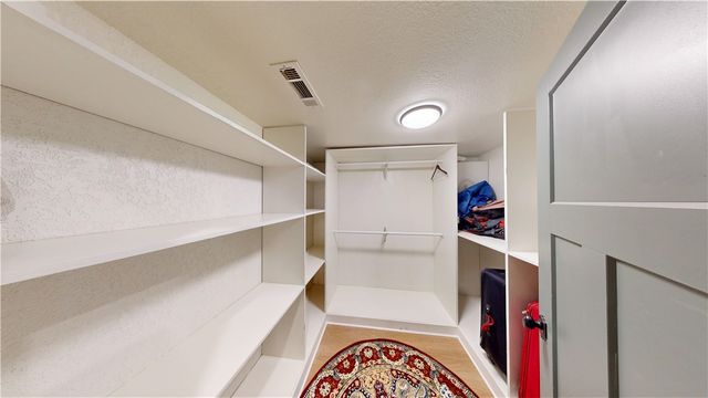 701 E Pleasant Vw, Rogers, AR 72756