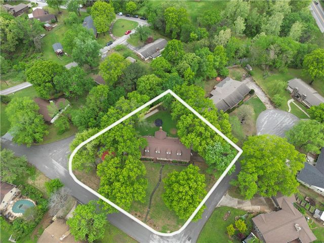 701 E Pleasant Vw, Rogers, AR 72756