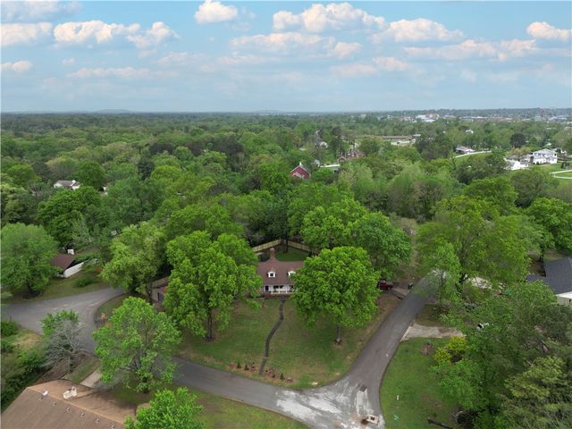 701 E Pleasant Vw, Rogers, AR 72756