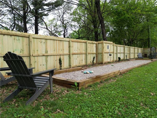701 E Pleasant Vw, Rogers, AR 72756