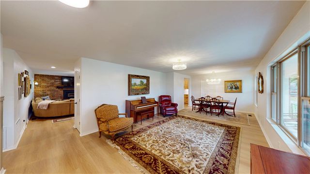 701 E Pleasant Vw, Rogers, AR 72756
